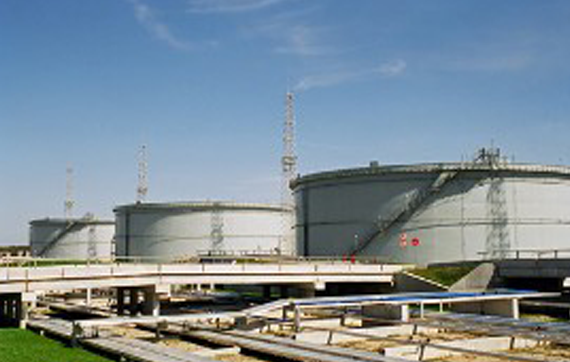 Large Tanks With Towers